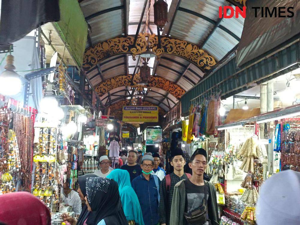 Suasana di kawasan religi Sunan Ampel. IDN Times/Rachmaddani Rizki Saputra