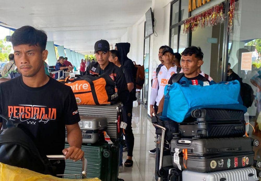 Skuat Persiraja tak dapat penerbangan dari Biak ke Medan pada Jumat (1/3/2024) (Dok.Persiraja)