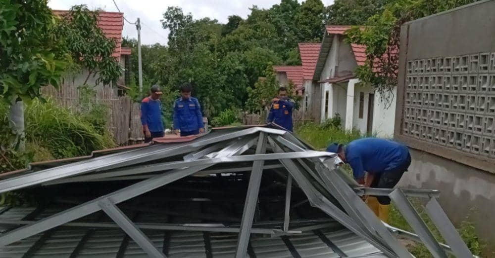 Angin puting beliung luluh lantakan 26 rumah di Prabumulih (Dok: istimewa)