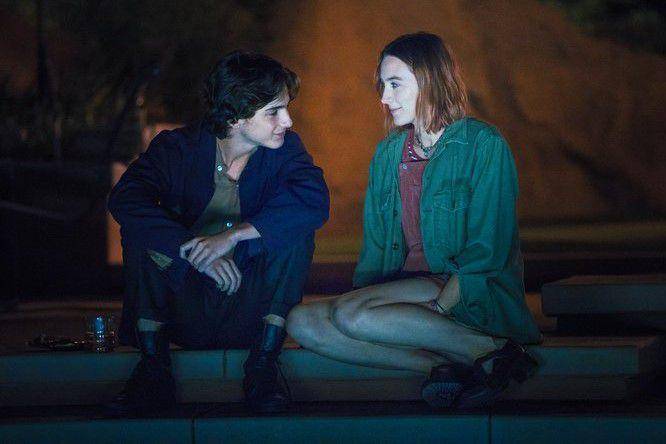 Timothée Chalamet dan Saoirse Ronan dalam film Lady Bird (dok. A24/Lady Bird)