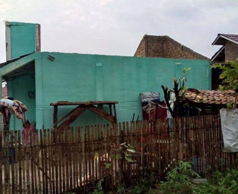 (Puluhan rumah di Prabumulih saat tersapu puting beliung) IDN Times/istimewa
