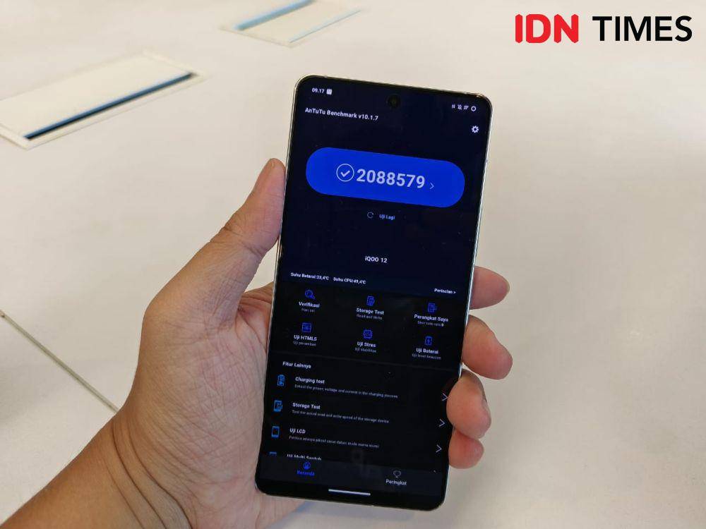 skor AnTuTu v10 iQOO 12 (IDN Times/Fatkhur Rozi)