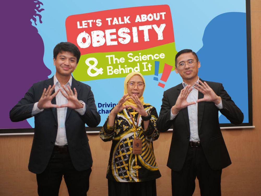 Adhika Widya Sena - P&O Director, Novo Nordisk Indonesia; dr. Esti Widiastuti M., MScPH - Ketua Tim Kerja Diabetes Melitus dan Gangguan Metabolik, Direktorat Pencegahan dan Pengendalian Penyakit Tidak Menular (P2PTM) Kementerian Kesehatan Republik Indonesia; dan Dr. dr. Gaga Irawan Nugraha, M. Gizi., Sp.GK(K) - Wakil Ketua, HISOBI (Himpunan Studi Obesitas Indonesia) dalam diskusi media “Obesitas Terkini, Bukan Hanya Soal Hitung Kalori”, Jakarta, Jumat (1/3/2024). (Dok. Istimewa)