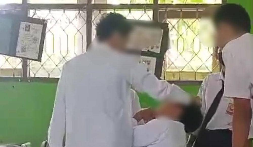 Perundungan siswa SMPN 13 di Balikpapan Kalimantan Timur pada Selasa 27 Februari 2024. Foto screen shoot video