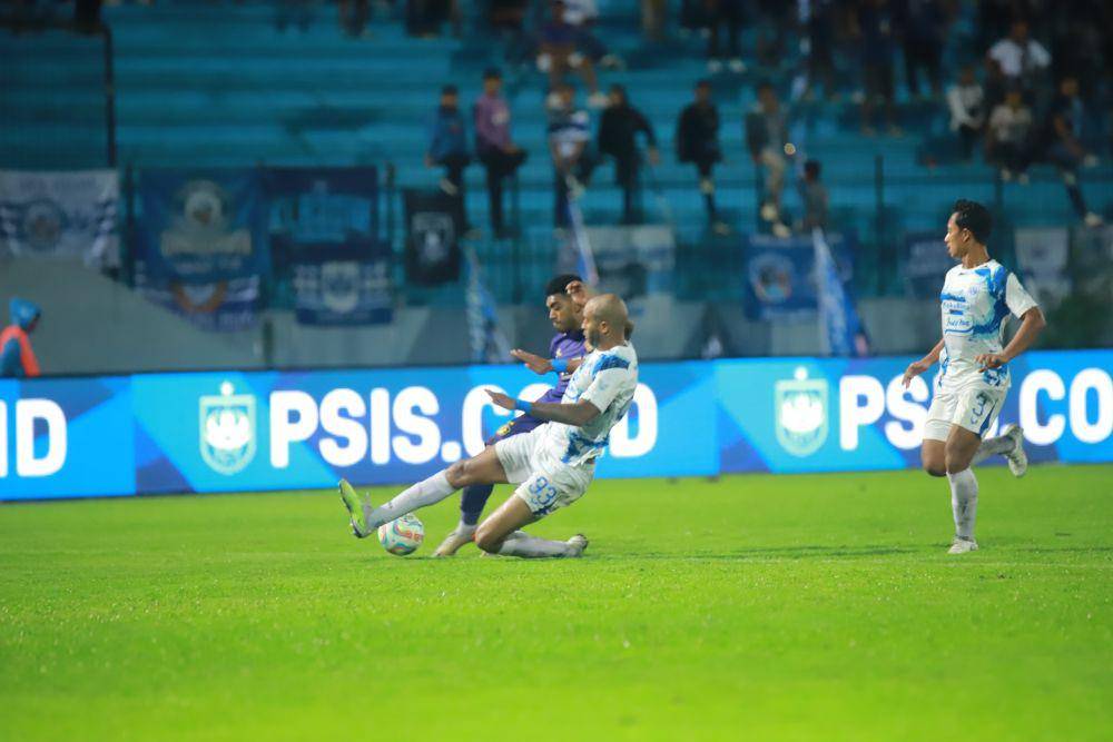 Pertandingan PSIS Semarang melawan Persik Kediri di BRI Liga 1 2023/2024 di Stadion Moch Soebroto, Minggu (3/3/2024). (dok. PSIS)