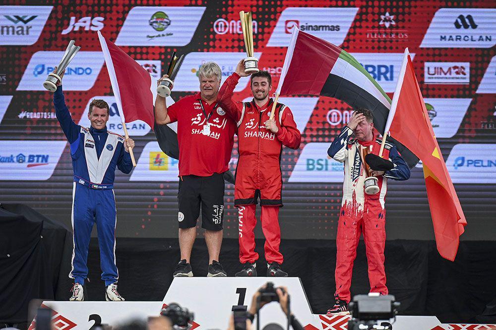 Pembalap Sharjah Team Rusty Wyatt Juara F1 Powerboat Danau Toba 2024