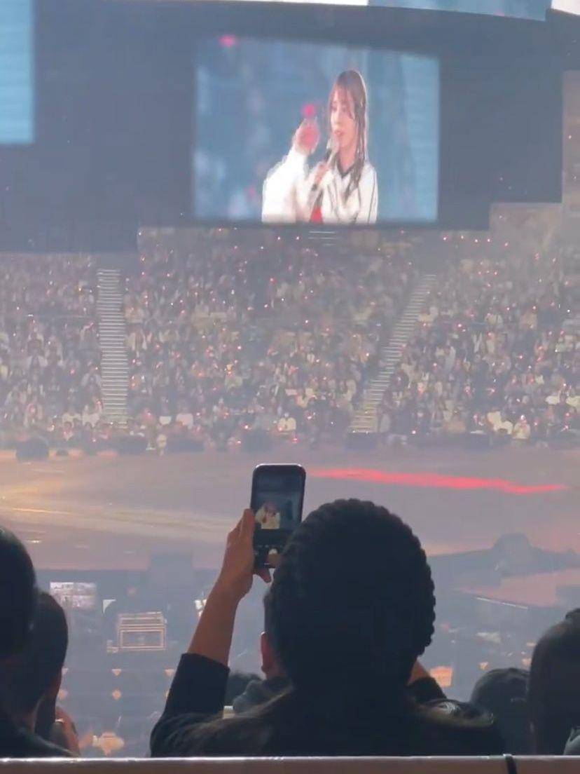 Tang Wei di konser IU (twitter.com/dbbxng)