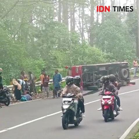 Ini Penyebab Elf Wisatawan Tuban Terguling di Jalan Tembus Sarangan
