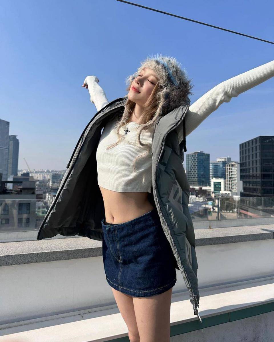 Yuqi (G)I-DLE (instagram.com/yuqisong.923)