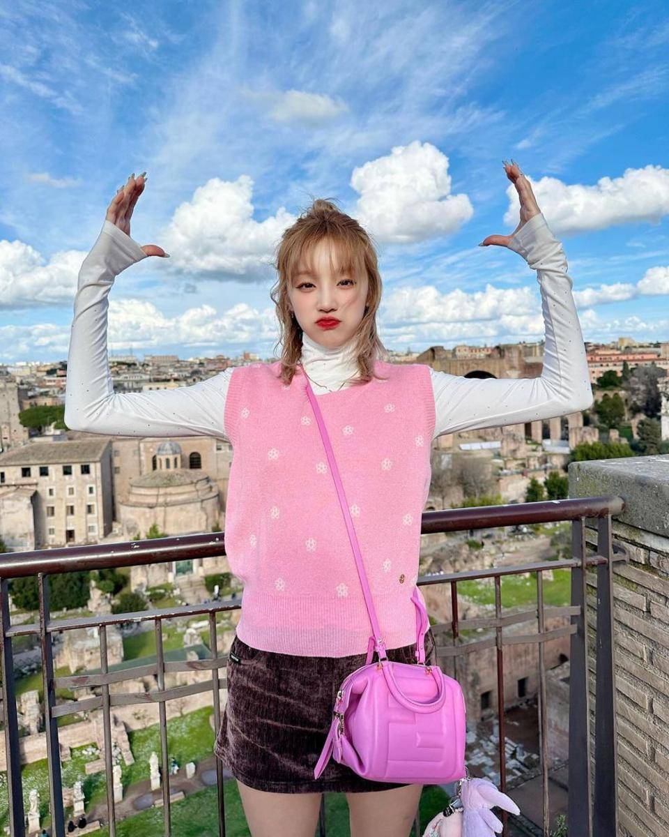 Yuqi (G)I-DLE (instagram.com/yuqisong.923)