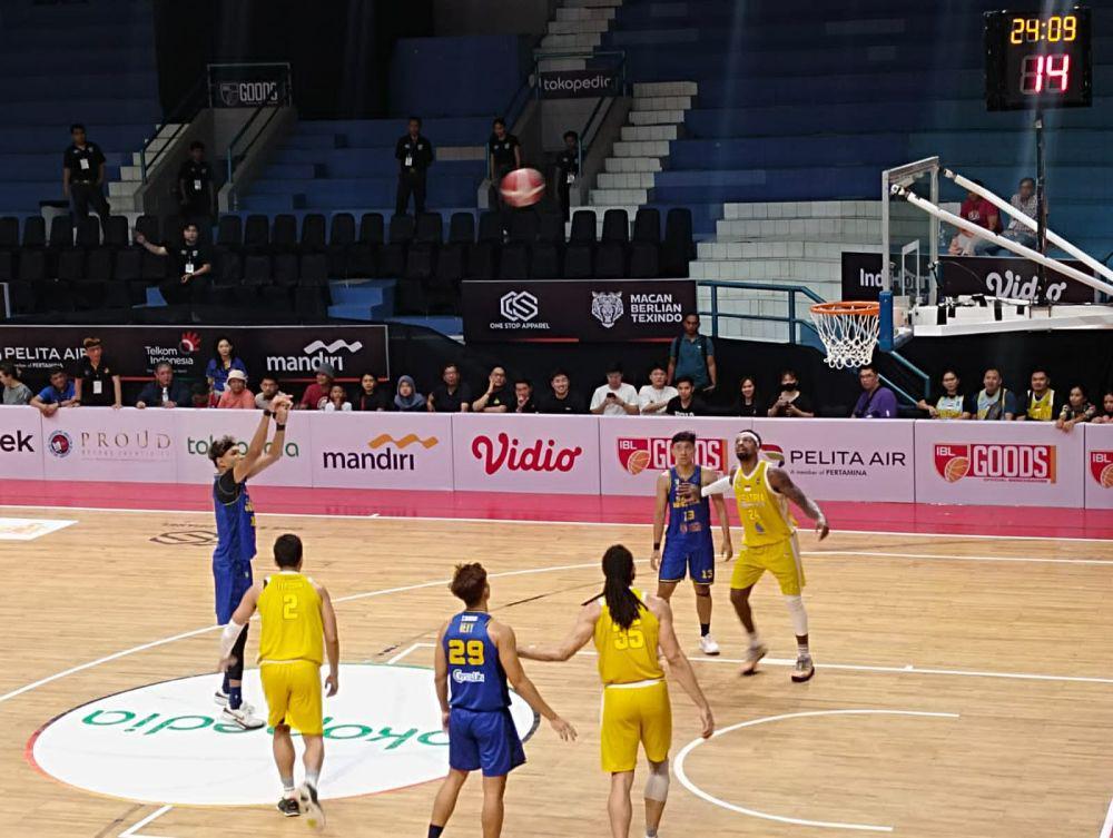 Satya Wacana Vs Kesatria Bengawan, Tyree Robinson Cetak Poin Terbanyak