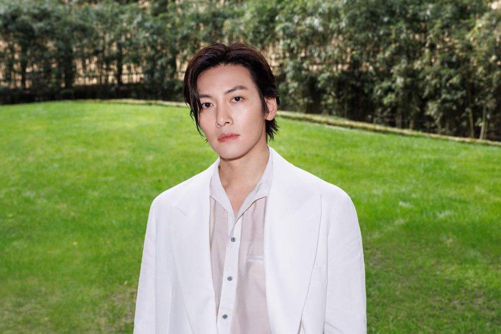 9 Potret Ji Chang Wook untuk Giorgio Armani di Milan Fashion Week 2024