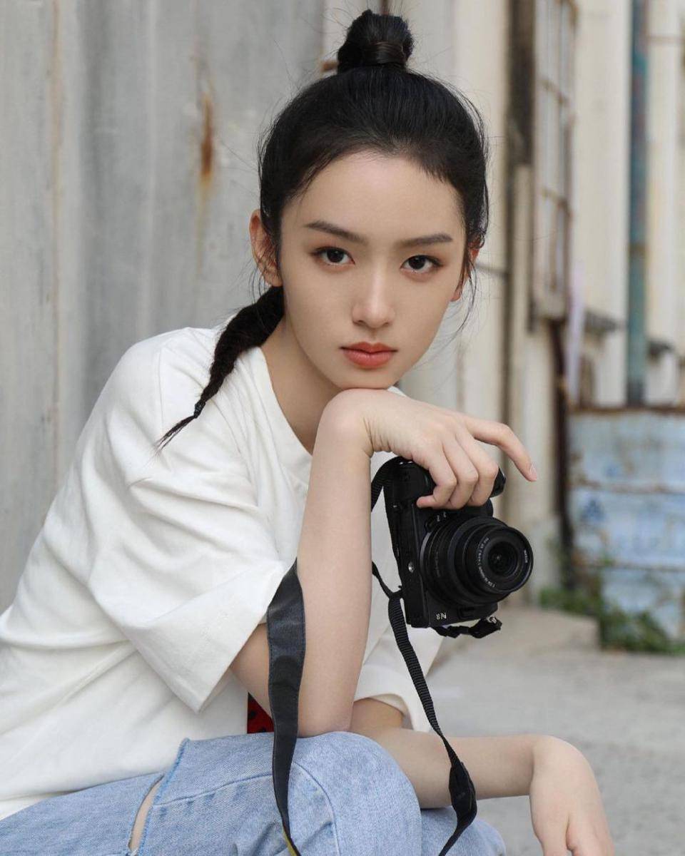 Zhou Ye (instagram.com/im_zhouye)