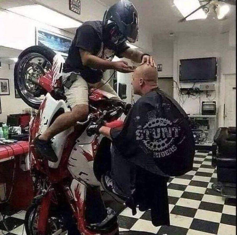 momen kocak potong rambut (reddit.com/user/Sylle0ne)
