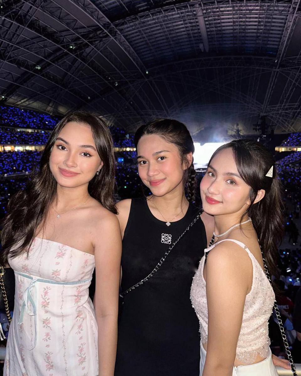 potret Azizah Salsha nonton konser Taylor Swift di Singapura (instagram.com/azizahsalsha_)