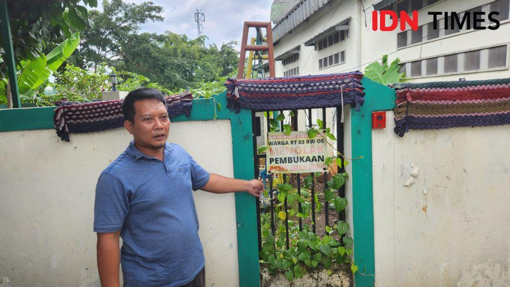 Penjelasan Warga soal Penutupan Akses Jalan Pesantren di Depok