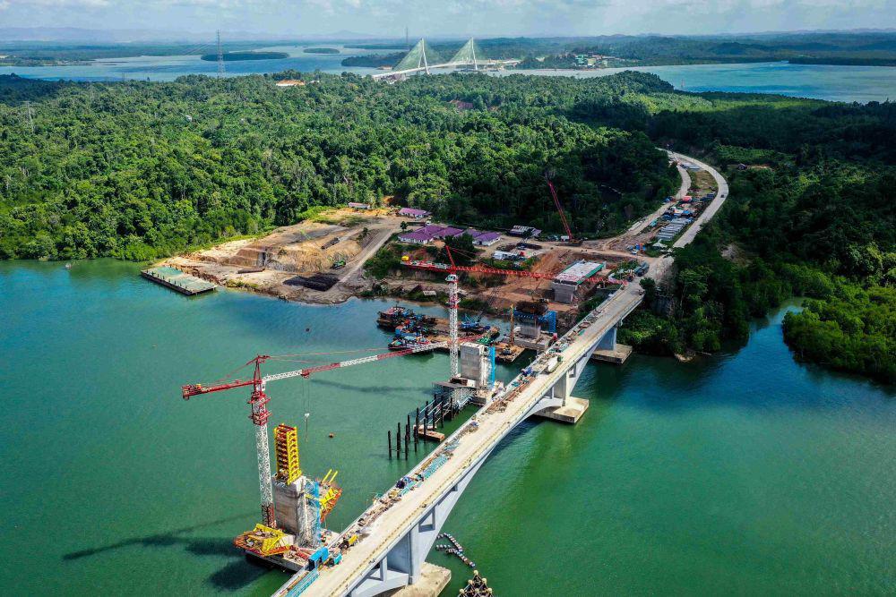 Aktivis Bentangkan Spanduk di Jembatan Pulau Balang, Memprotes IKN