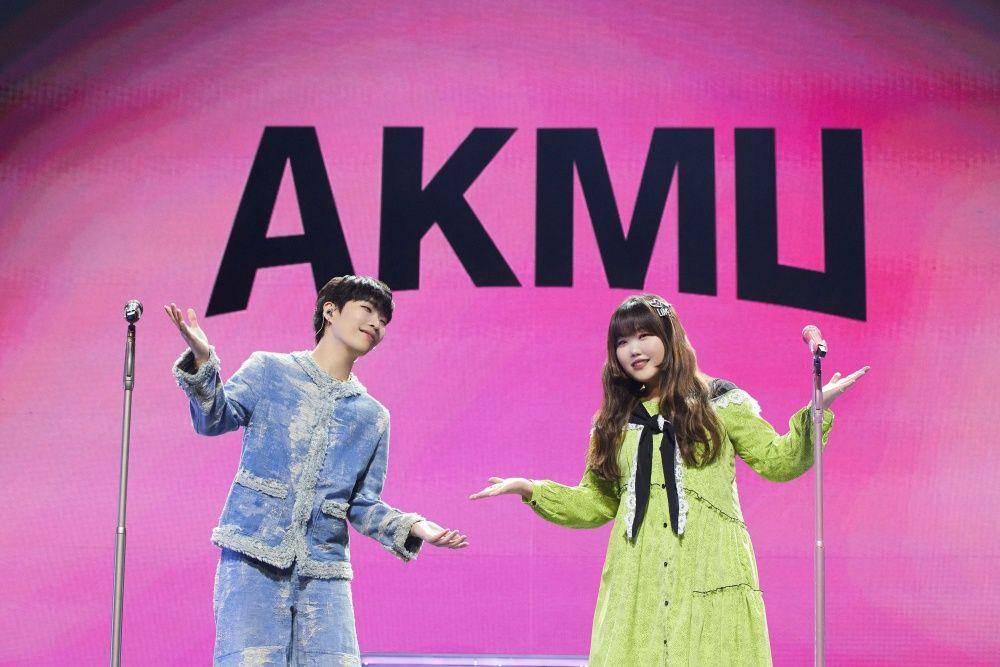 AKMU (twitter.com/ygent_official)