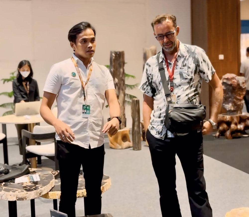 Mejeng di IFEX, Kerajinan Mebel dari Banten Diminati Pengunjung Asing