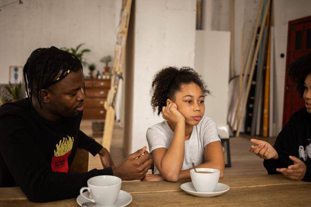 Ungkapan yang dapat menyakiti hati anak tanpa disadari (Pexels.com/Monstera Production)