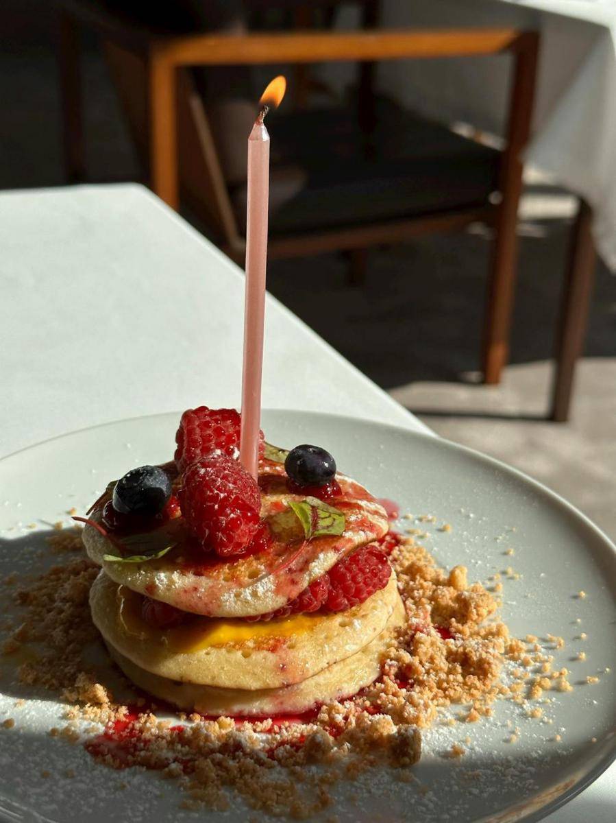 Foto pancake buah (pexels.com/Sasha)