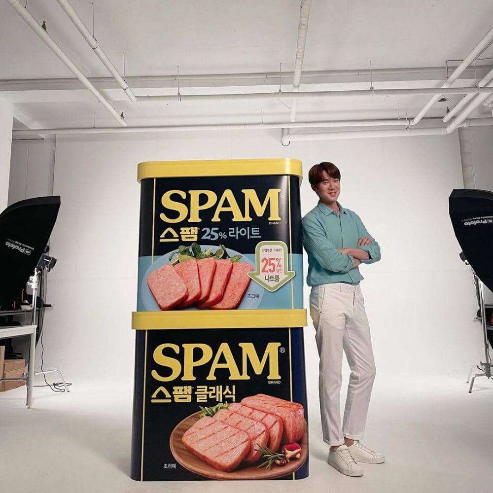 outfit semi formal ala Yoo Yeon Seok (instagram.com/yoo_yeonseok)