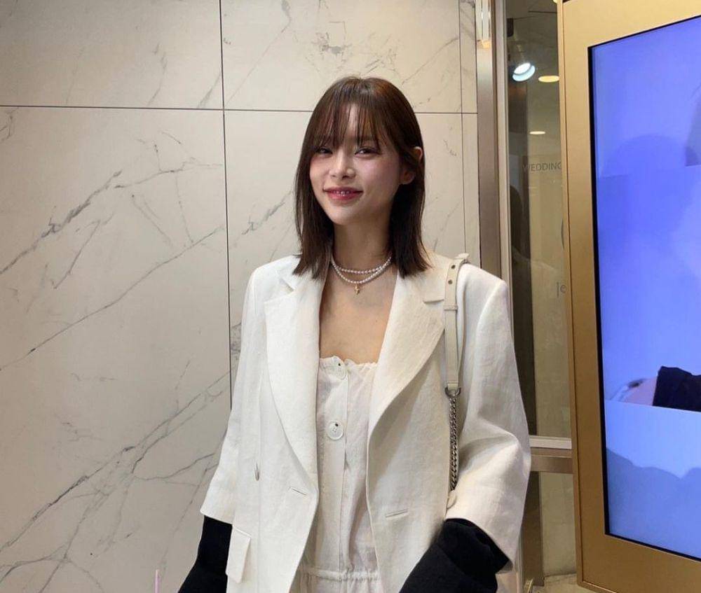 Park Si Yeon (instagram.com/l.h.mom)