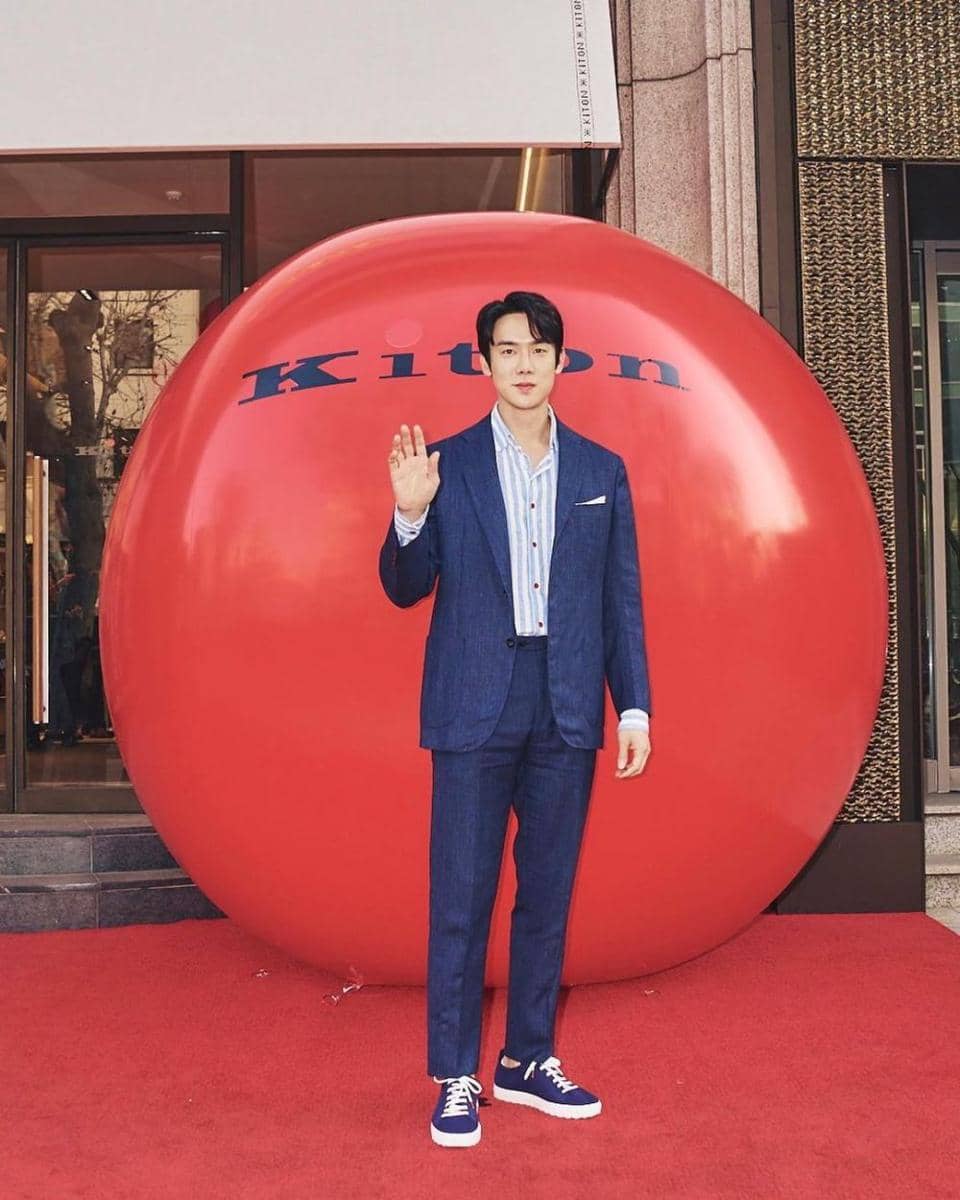 outfit semi formal ala Yoo Yeon Seok (instagram.com/yoo_yeonseok)