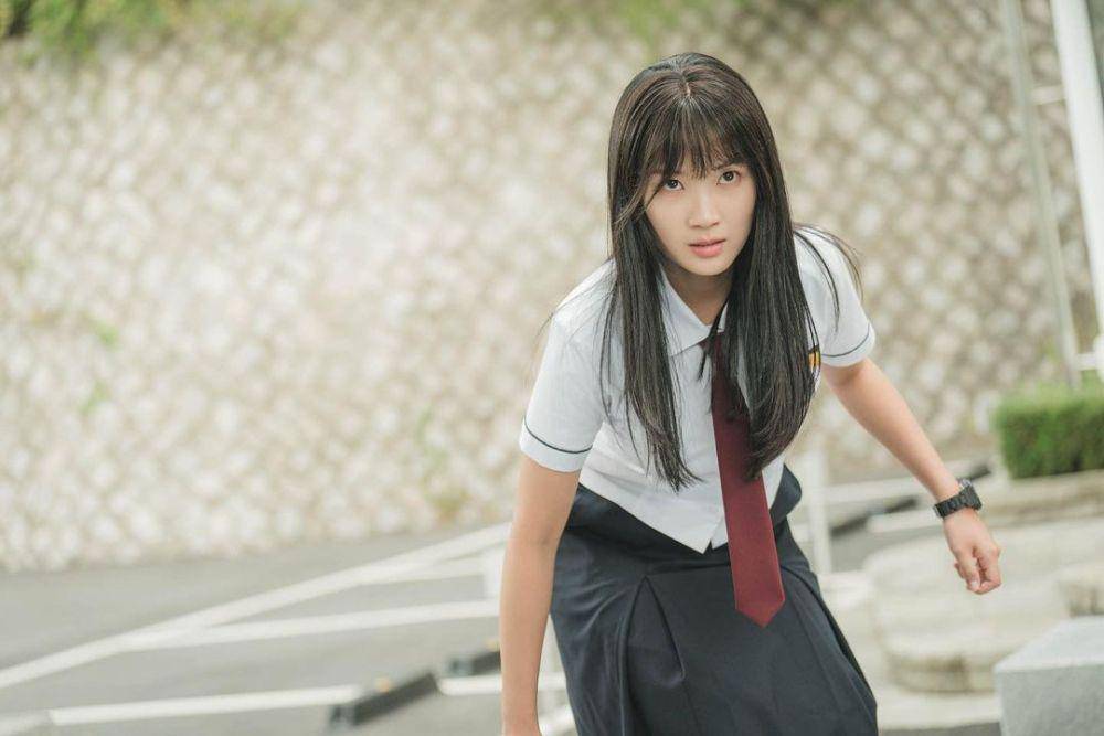 cuplikan Kim Hye Yoon di drakor Lovely Runner (instagram.com/garagelab.official)