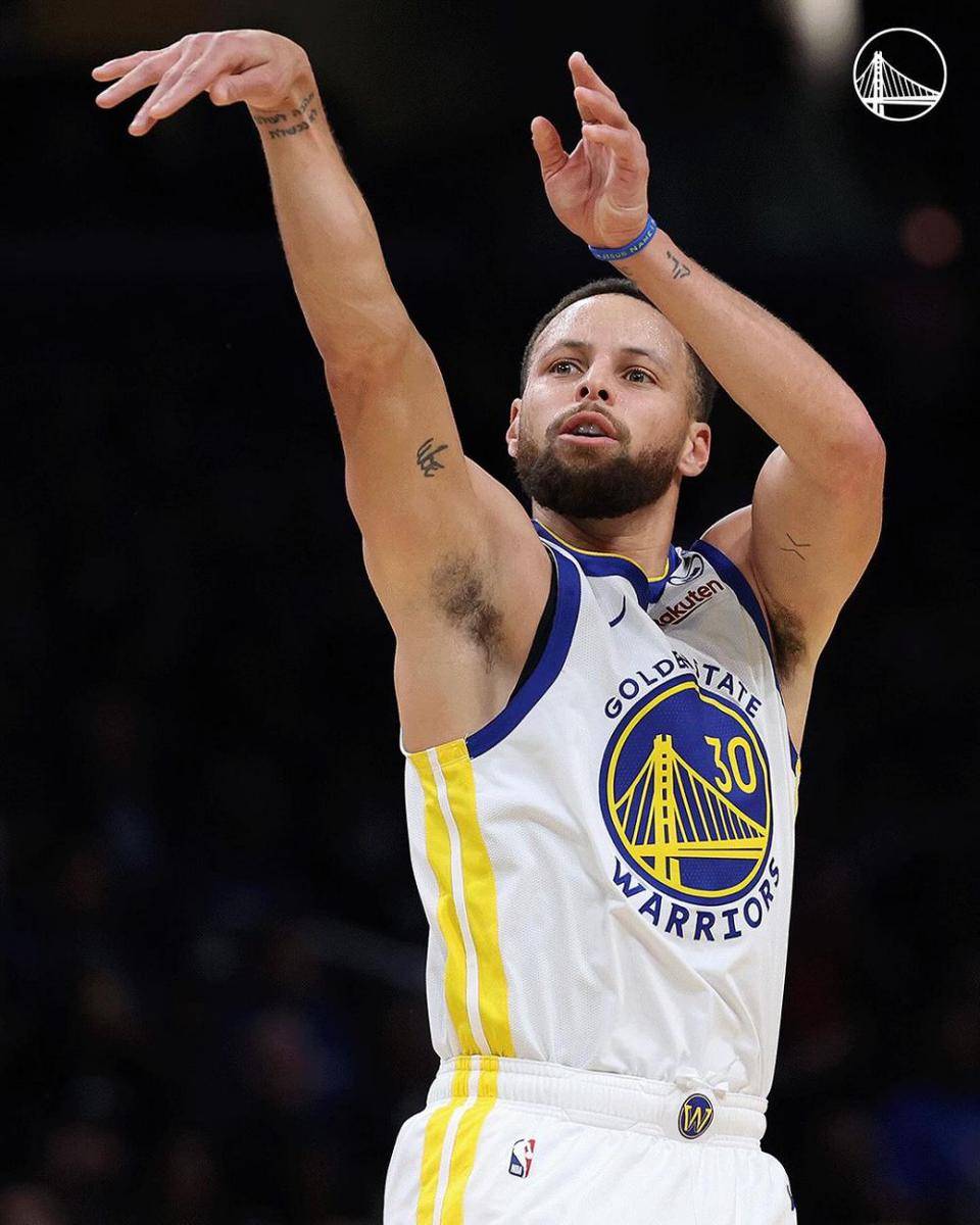 Stephen Curry (instagram.com/warriors)
