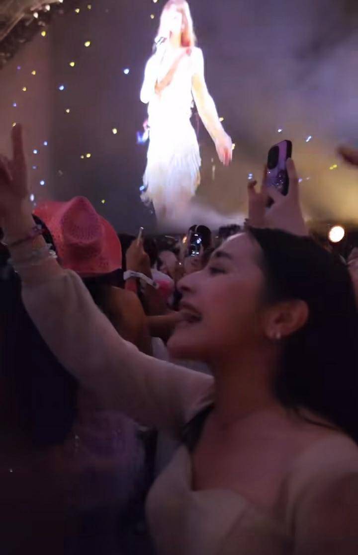 momen Prilly Latuconsina nonton konser Taylor Swift (instagram.com/prillylatuconsina96)