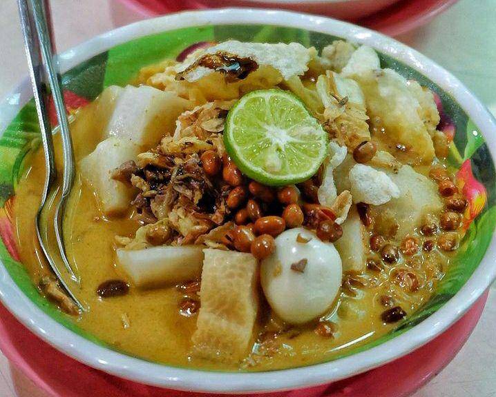 lontong kari (instagram.com/riderkulineran)
