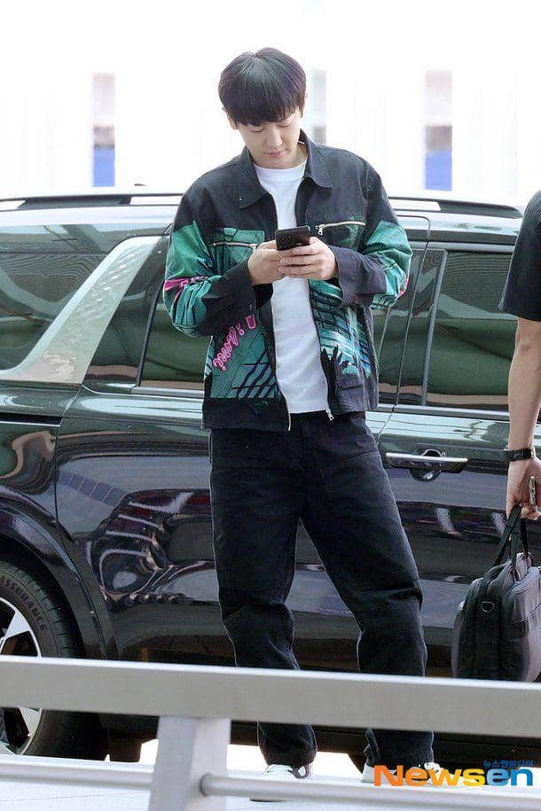 airport fashion ala Chanyeol EXO (dok. m.news.nate.com/Jisoo Jin)