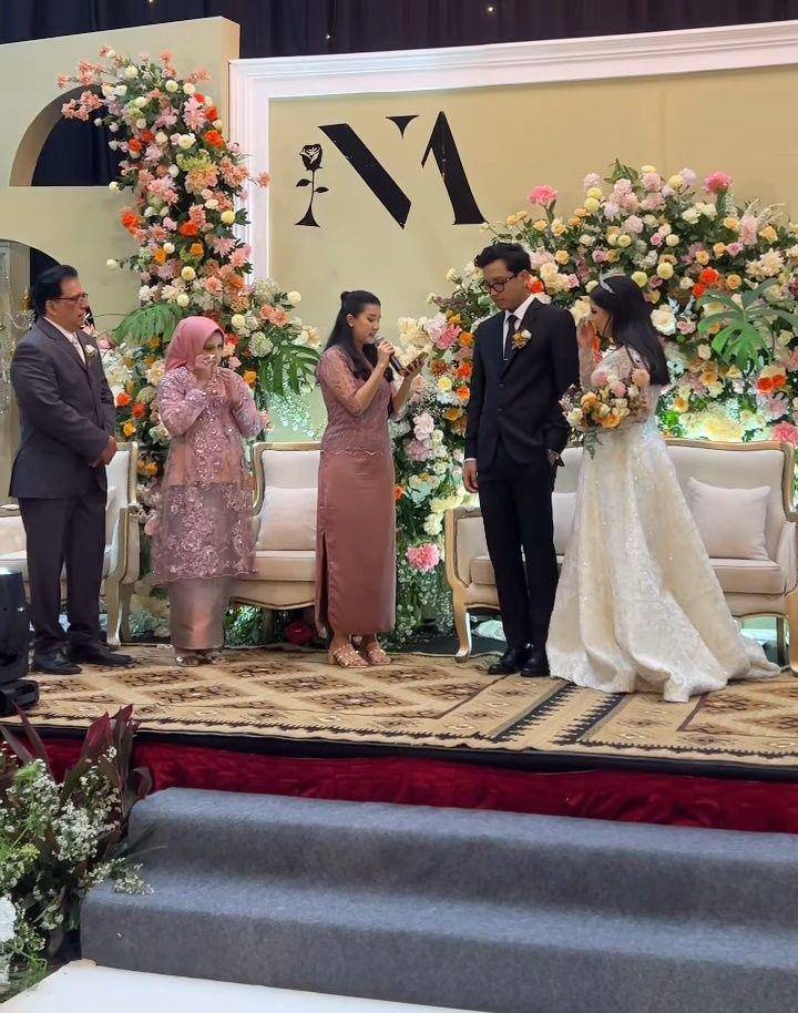 potret resepsi kedua Nessie Judge (instagram.com/nessiejudge)