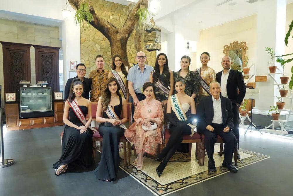 Potret Ratu Dunia Tiba di Bandara Soetta untuk Puteri Indonesia 2024 (Instagram.com/officialputeriindonesia)