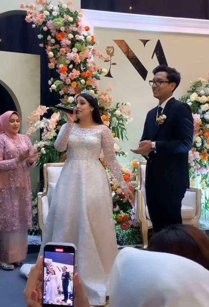 potret resepsi kedua Nessie Judge (instagram.com/nessiejudge)