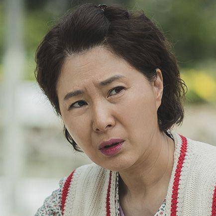 cuplikan Hwang Young Hee di drakor Queen of Tears (dok. tvN/눈물의 여왕)