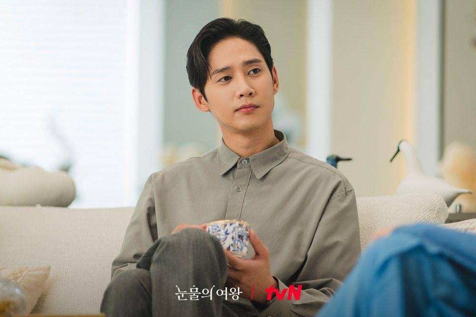 cuplikan Park Sung Hoon di drakor Queen of Tears (dok. tvN/눈물의 여왕)