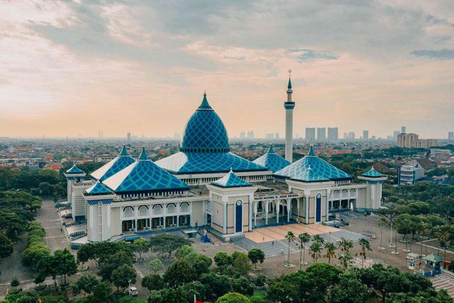 [QUIZ] Bisa Menebak Nama Masjid Agung di Indonesia Ini?