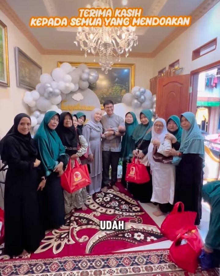Aqiqah anak Mumuk (Instagram.com/enoretra)