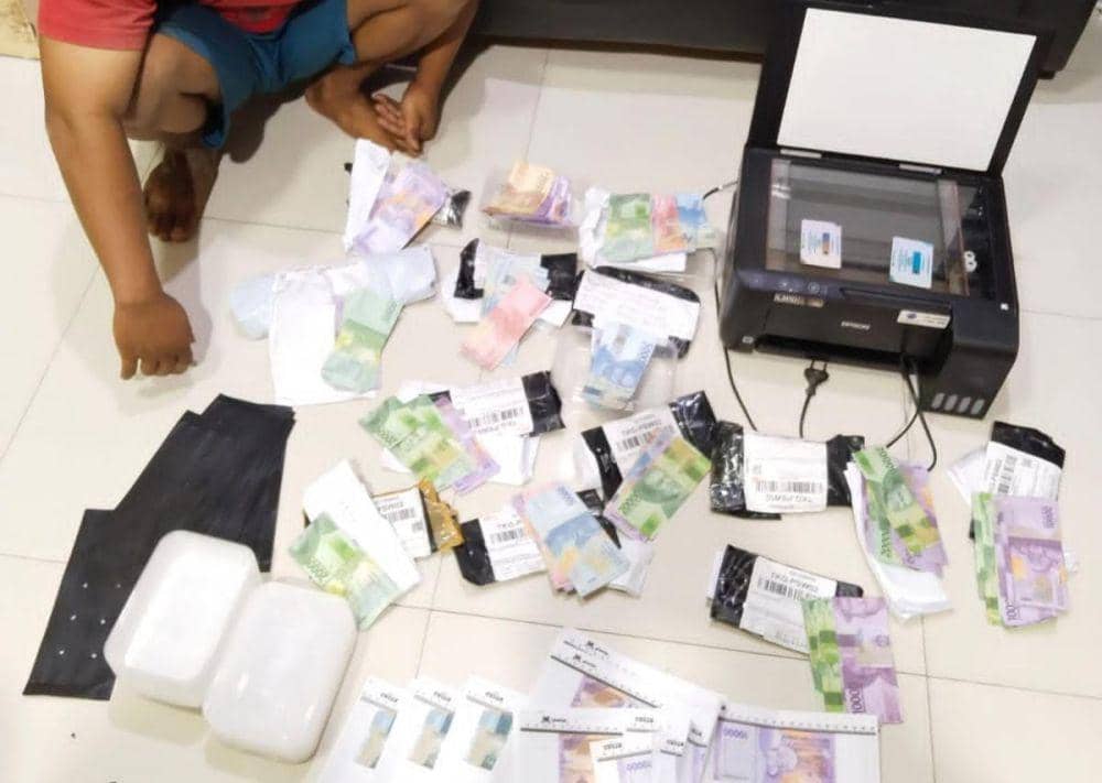 Uang Palsu Puluhan Juta Siap Edar Terungkap! Cek Faktanya