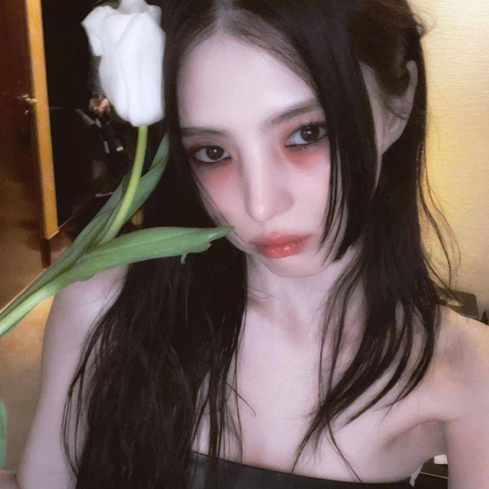 Han So Hee ketika hadiri Boucheron Iconic Night Party di Paris (instagram.com/xeesoxee)