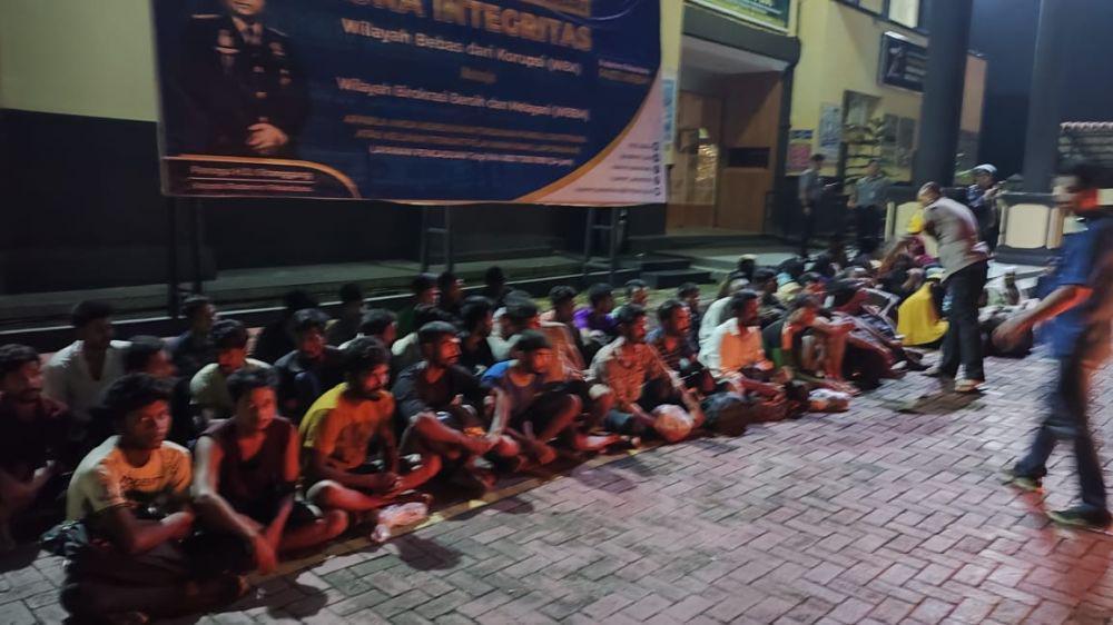 59 Orang Pengungsi Rohingya Disekap di Pekanbaru, 3 Agen Diamankan