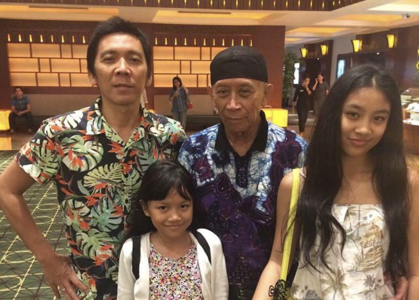 7 Potret Kenangan Bimbim Slank dan Ayahnya yang Meninggal Dunia