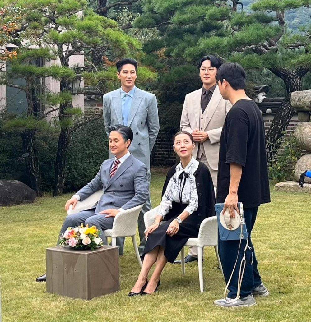 Jang Hyun Sung dan Jeon Hye Jin di drama Flex X Cop (instagram.com/hyejin_jun)