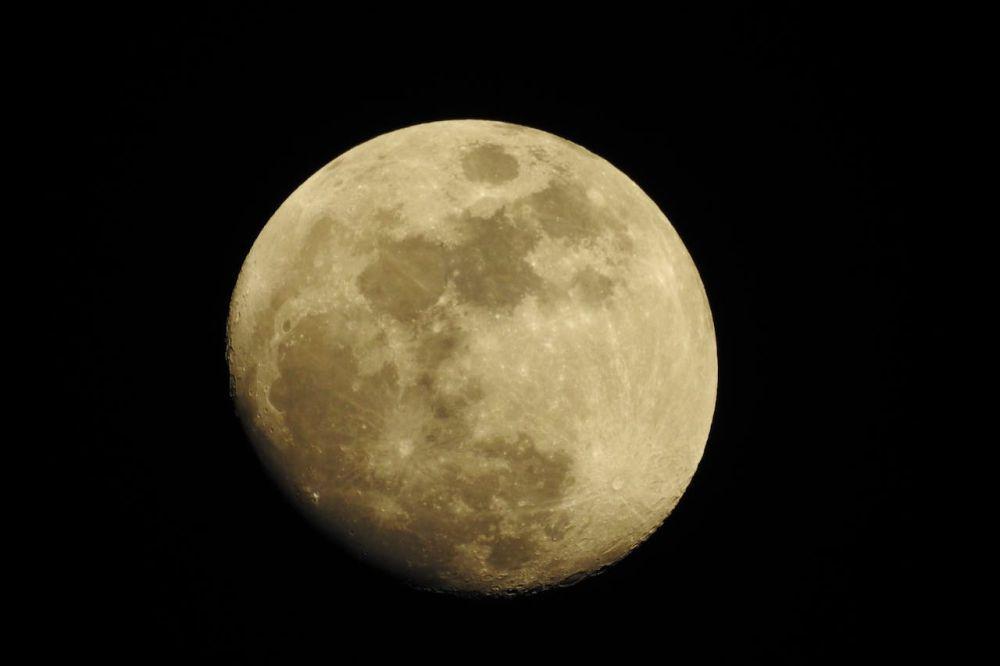 Apa yang Terjadi jika Bulan Meledak? Ini Penjelasan Ilmiahnya!