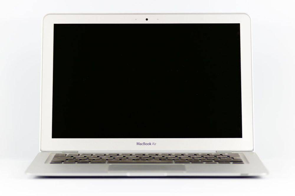 ilustrasi laptop black screen (pexels.com/Tuur Tisseghem)