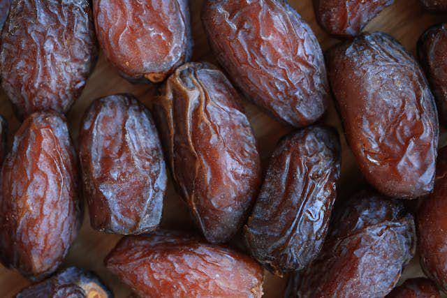ilustrasi buah kurma (pexels.com/Valeria Boltneva)