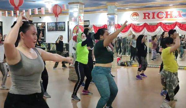 Richa Gym (youtube.com/RICHA GYM)