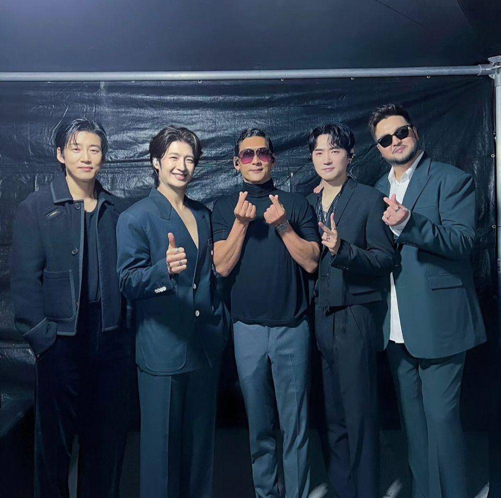 g.o.d (instagram.com/official_god0113)